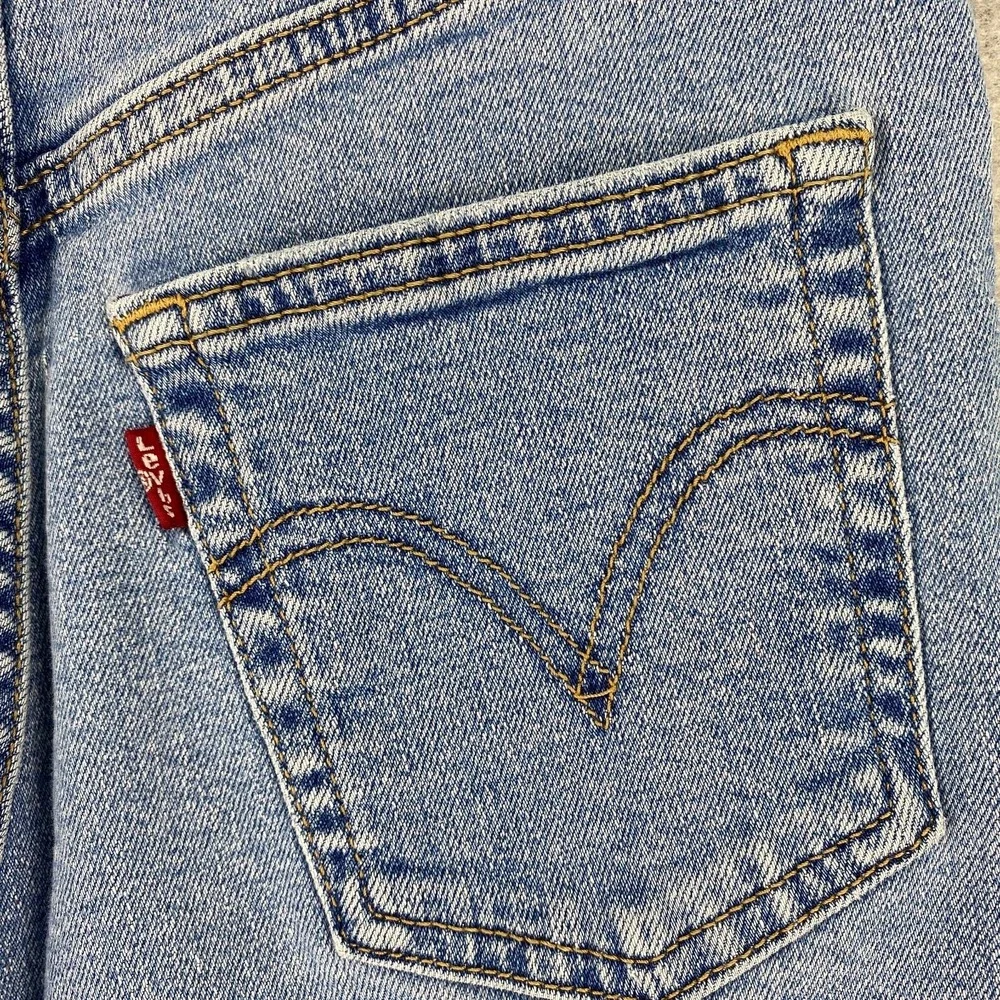 Levis levi ribcage